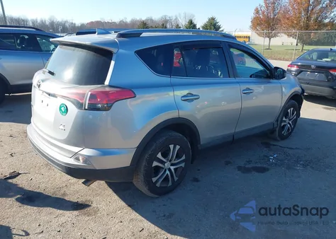 2017 Toyota Rav4 Le z USA, uszkodzony, nr VIN 2T3BFREV2HW550825